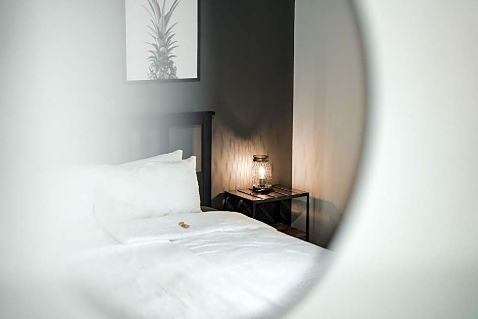 No8 Boutique Hotel - self check in