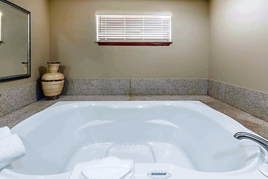 Comfort Suites Yukon - SW Oklahoma City