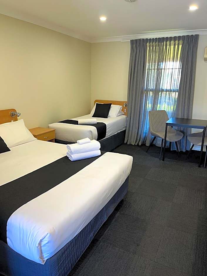 Bushman's Motor Inn