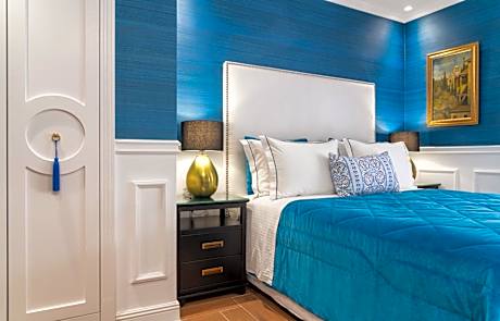 Junior Suite with Balcony