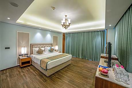 Presidential Suite with King Bed