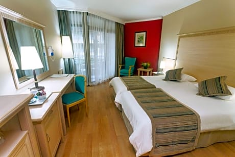 Standard Double or Twin Room with Land View(2 Adults+1 Child)