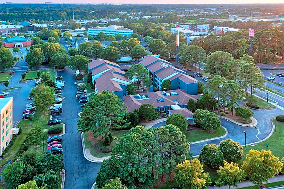 Courtyard by Marriott Hampton Coliseum Central