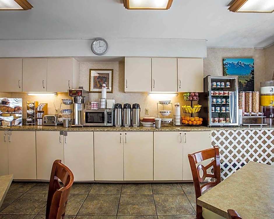 Econo Lodge Denver International Airport