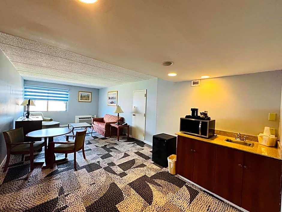 Mystic River Hotel & Suites