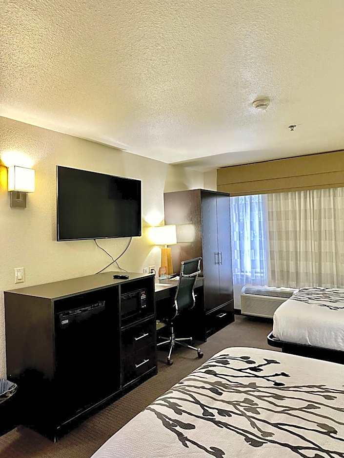 Sleep Inn And Suites Central / I-44