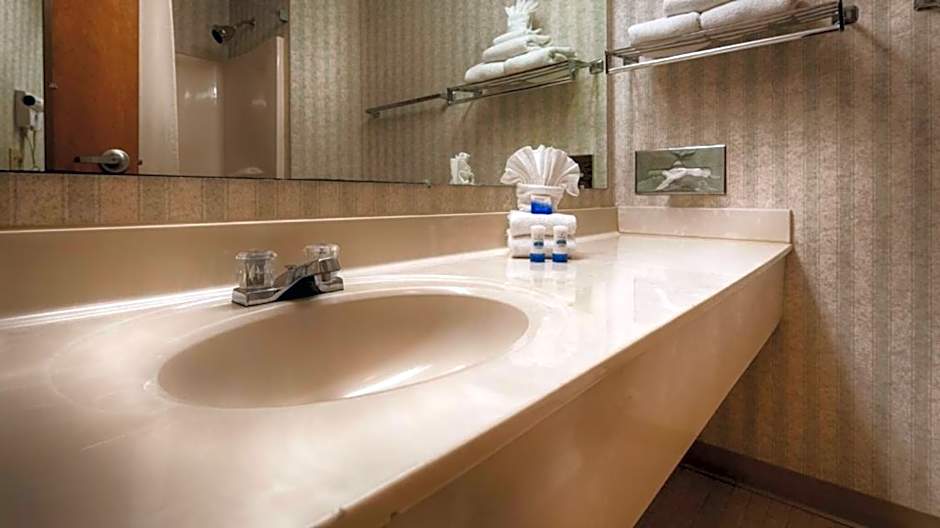 Baymont Inn & Suites by Wyndham Groton-Mystic