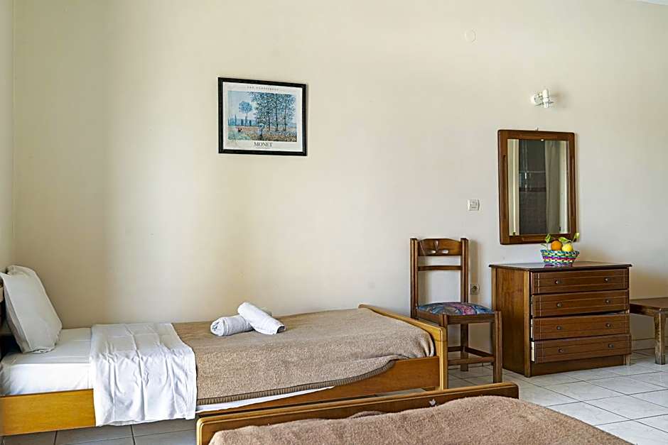 Sandy Maria studio 201