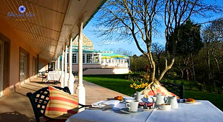 The Dixcart Hotel
