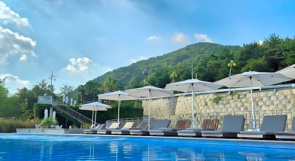 HOTEL SANGSANG & Private Sang Sang Pool Villa