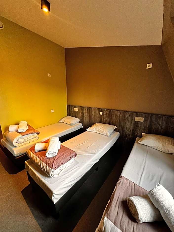 Brxxl 5 City Centre Hostel