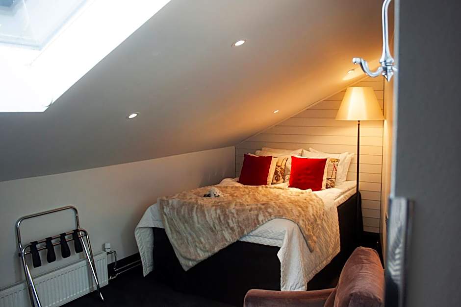 Photo 1 of 6 of Loft