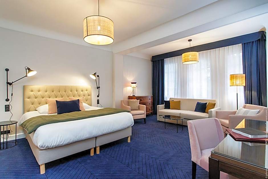 Le Manoir Hotel