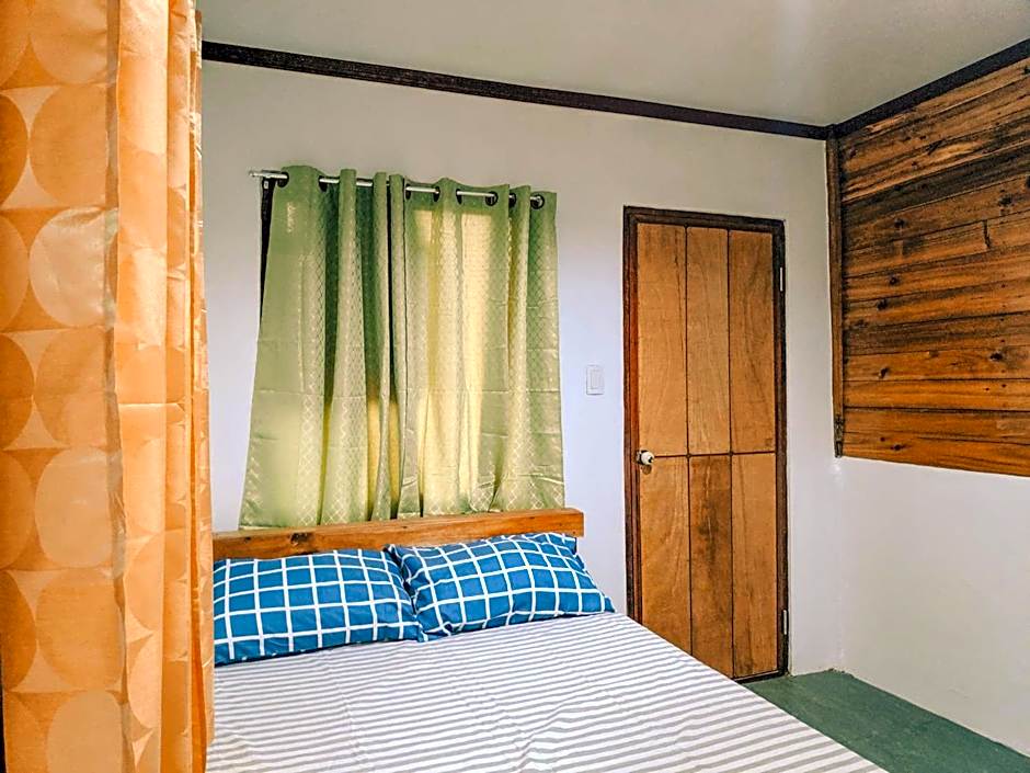 NoBi's Inn, Port Barton