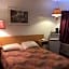 Macklin Motor Inn
