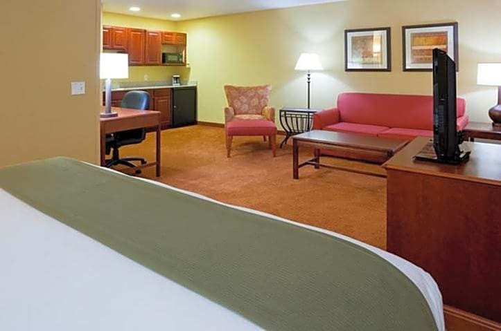 Holiday Inn Express Hotel and Suites Stevens Point