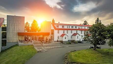 Gistihúsið - Lake Hotel Egilsstadir