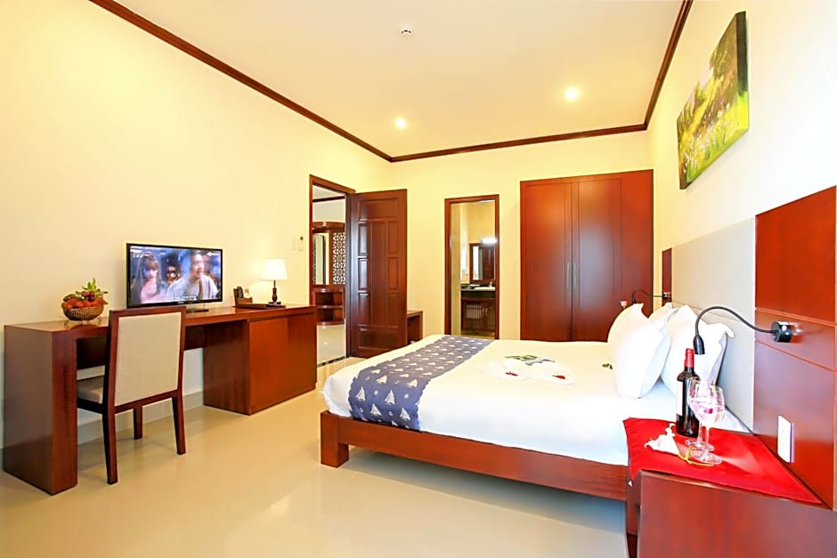 Photo 1 of 7 of Junior Suite