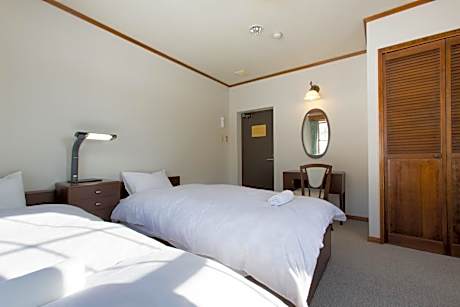 Triple Room - Snowgum Lodge