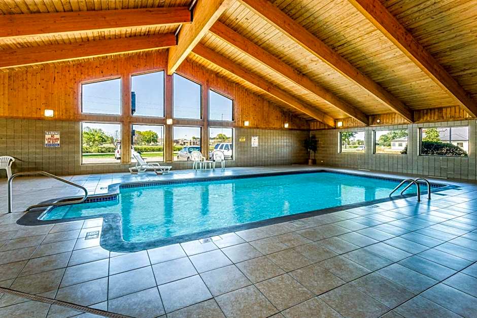 AmericInn by Wyndham Blue Earth