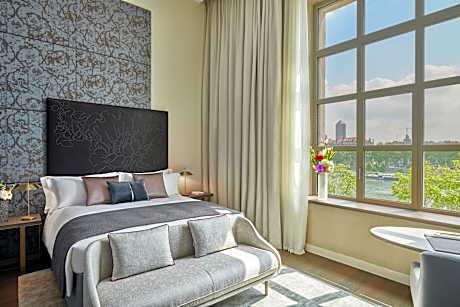 1 King Premium River View