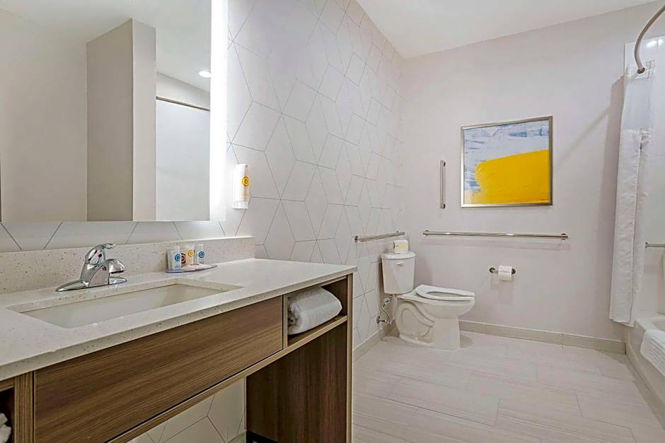 Comfort Inn & Suites Huntsville Near University