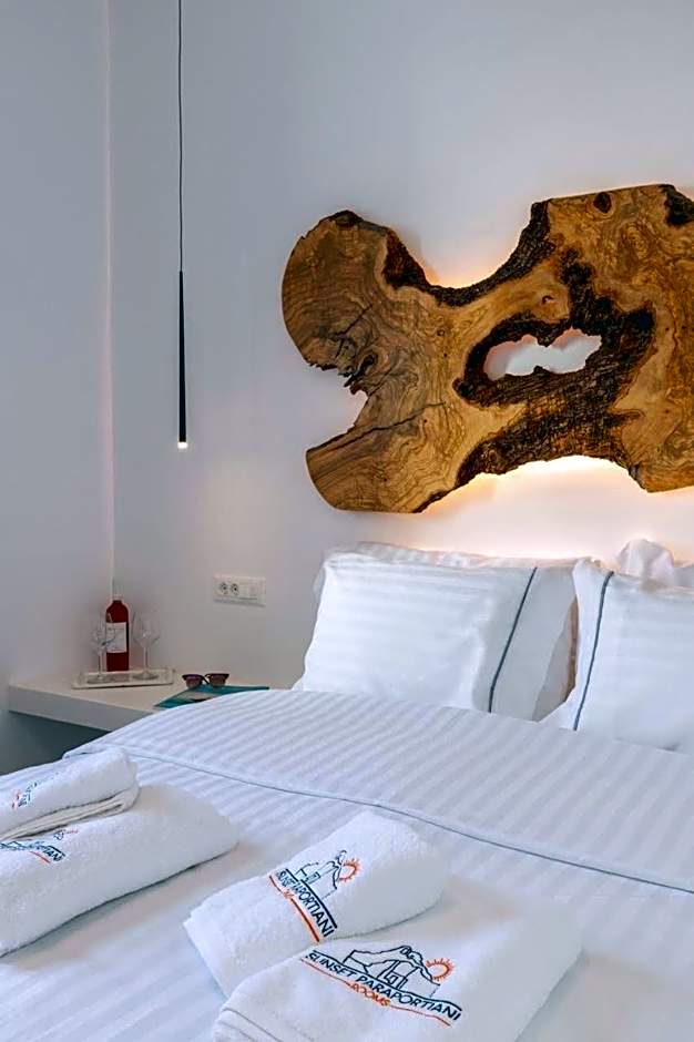 Sunset Paraportiani Rooms