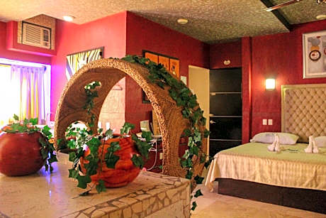 Queen Room with Spa Bath