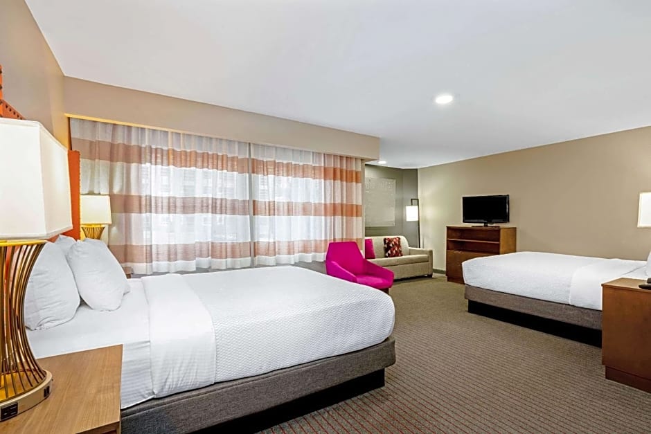 La Quinta Inn & Suites by Wyndham Seattle-Federal Way