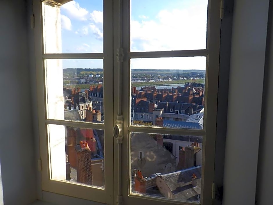 Castel De La Comtesse – Blois, KY