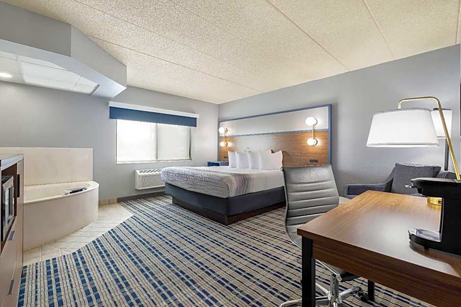 AmericInn by Wyndham Chamberlain - Conference Center