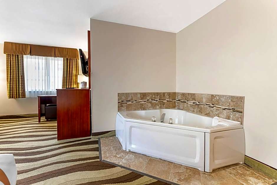 Quality Inn & Suites Stoughton - Madison South