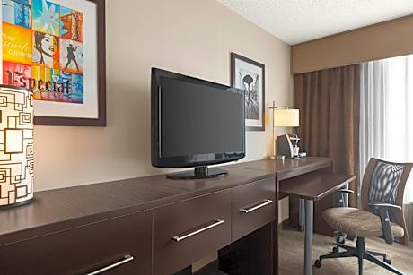 Standard King Room with Mobility Accessible Roll-In Shower