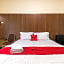 RedDoorz Plus near Ramayana Pematangsiantar