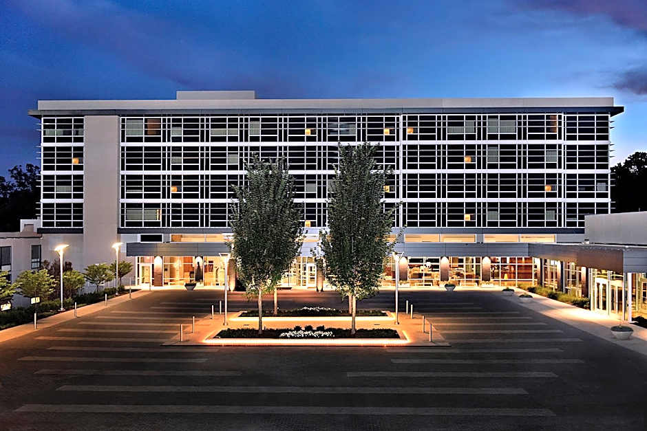 JB Duke Hotel