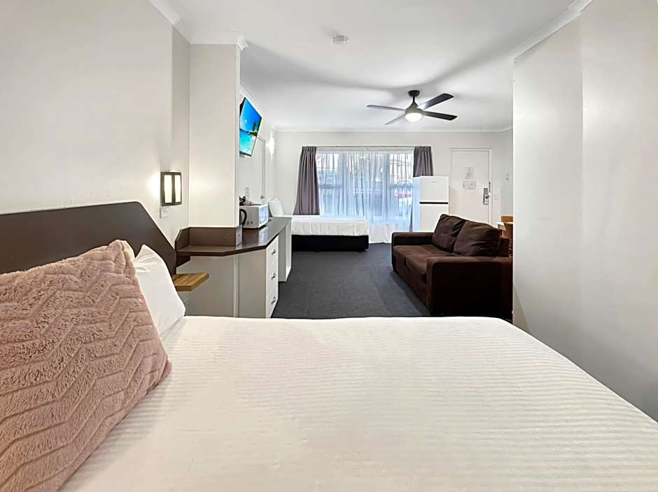 Golden Sands Motor Inn