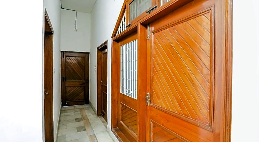 OYO 65521 Hotel Prashansha Palace