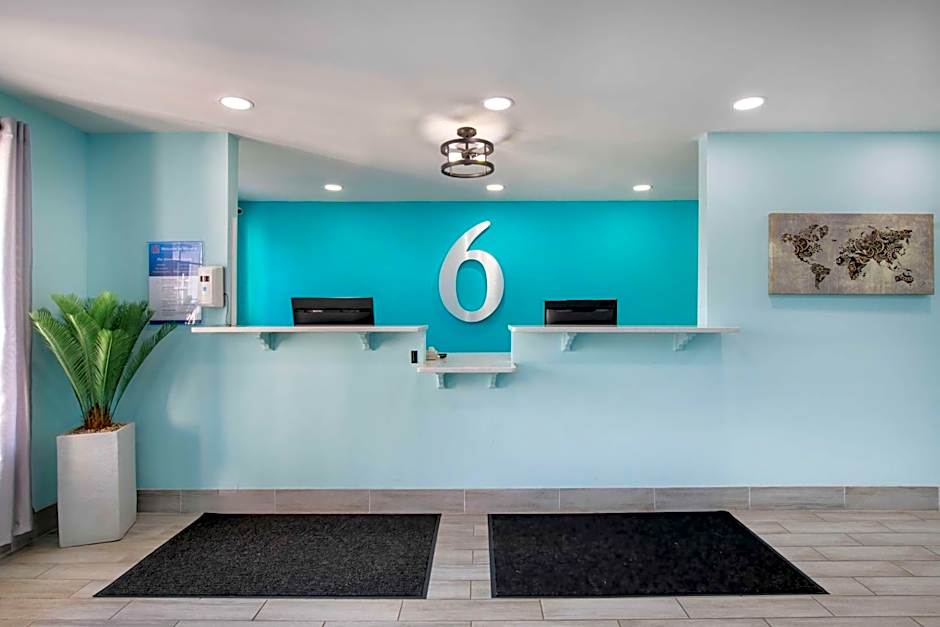 Motel 6 Macon, GA I 475