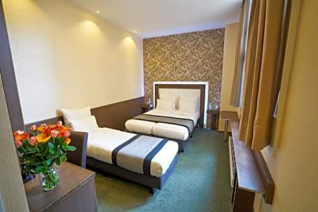 Triple Room with Private Bathroom