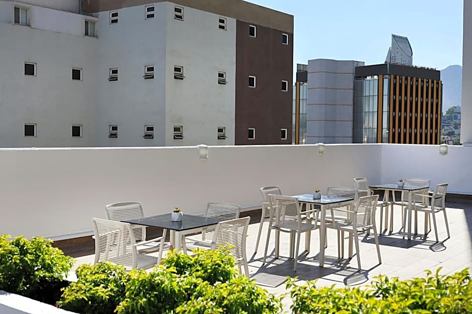 City Express Plus by Marriott Monterrey Galerias