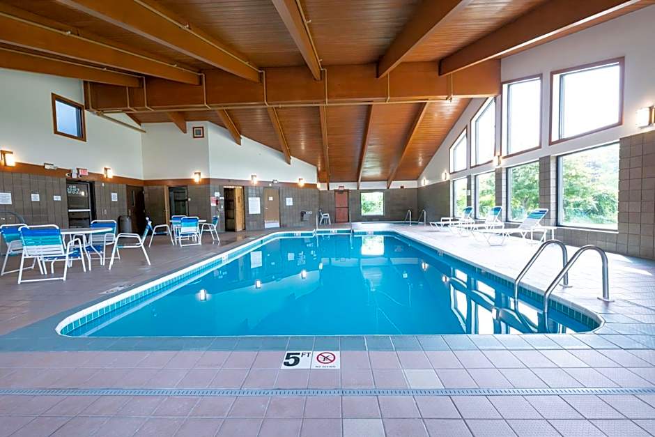 AmericInn by Wyndham Sturgeon Bay