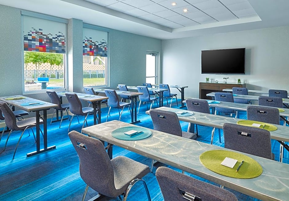 Aloft Hotel Plano