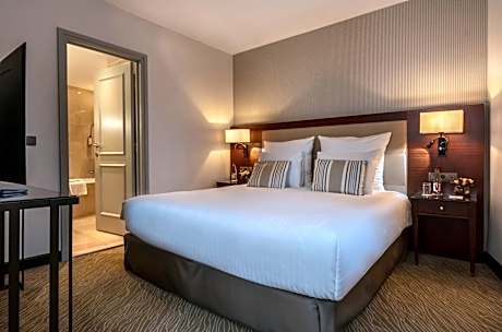 Suite with City View