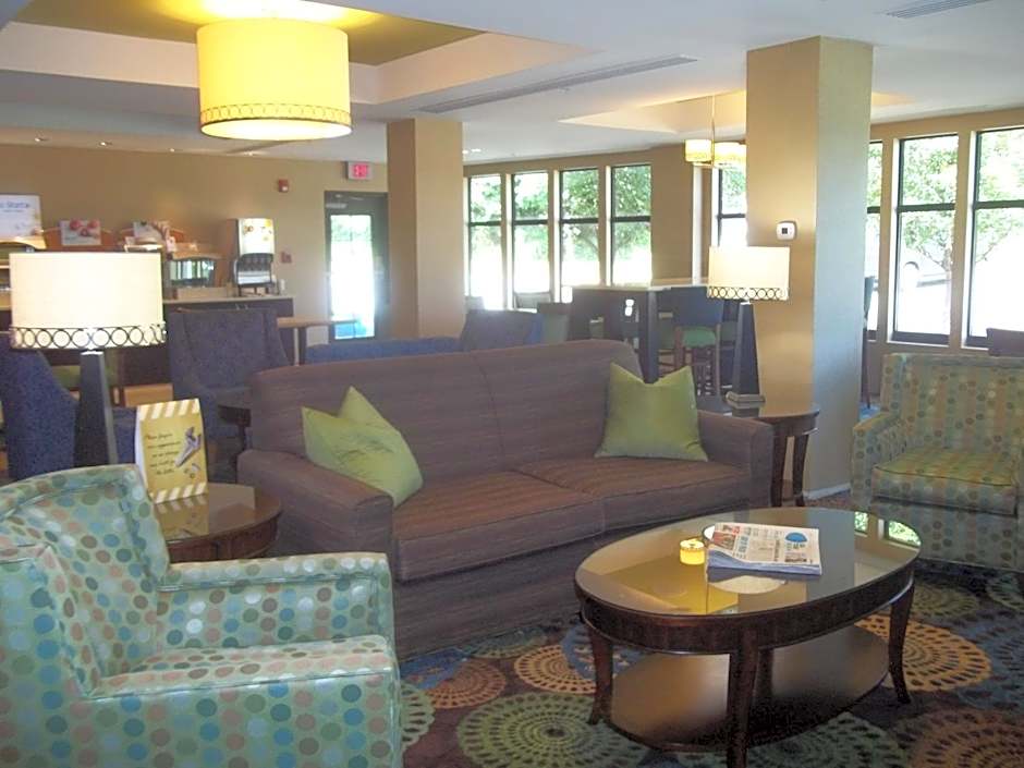 Holiday Inn Express and Suites Winchester By IHG