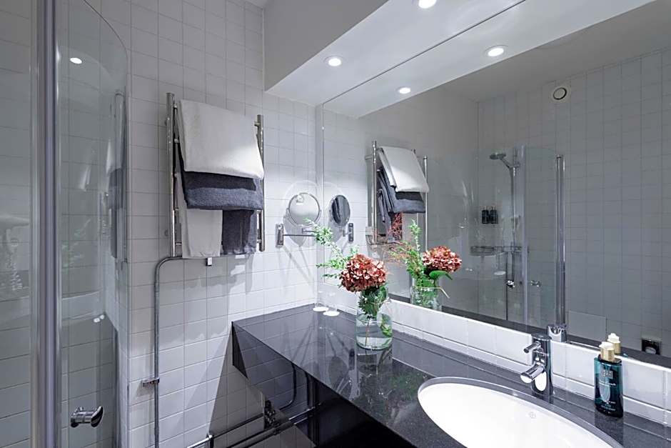 Home Hotel Wellington