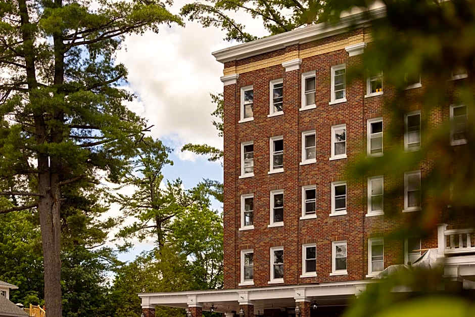 The Pines Inn