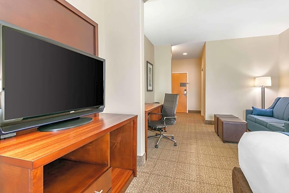 Comfort Suites