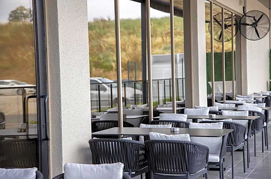 Hilly Hotel