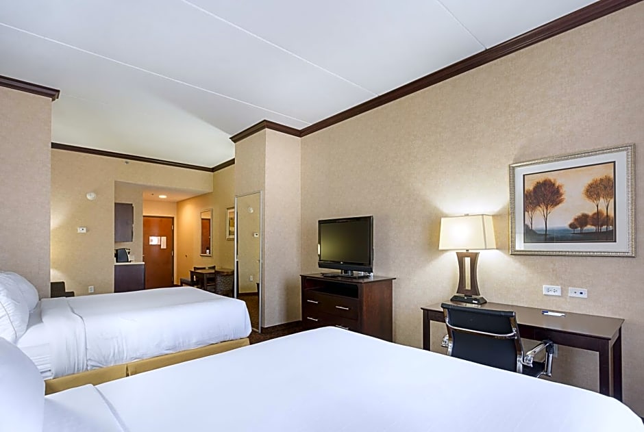 Holiday Inn Express Hotel & Suites Byram By IHG