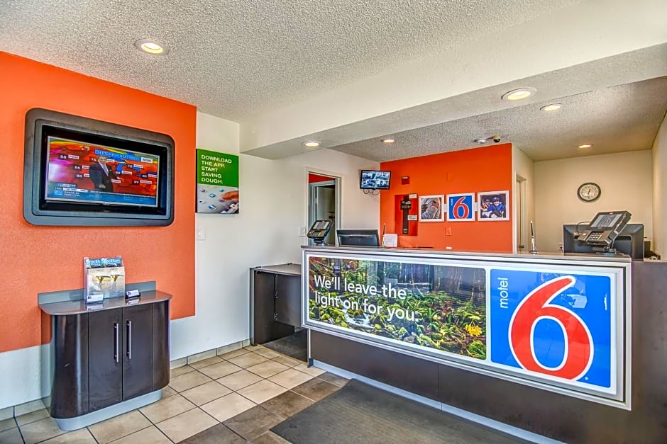 Motel 6-Stockton, CA - Charter Way West